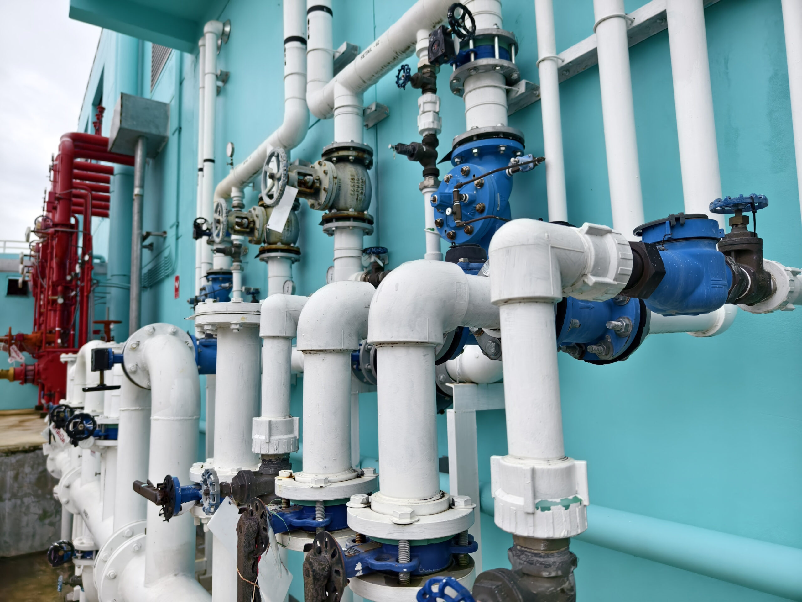 Cómo elegir la bomba de agua ideal: guía rápida para uso doméstico e industrial